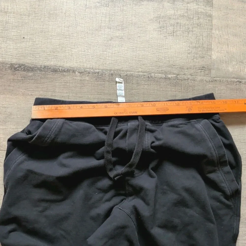 ​Lululemon Women's Black Cotton Blend Cropped Joggers Sweatpants Size M